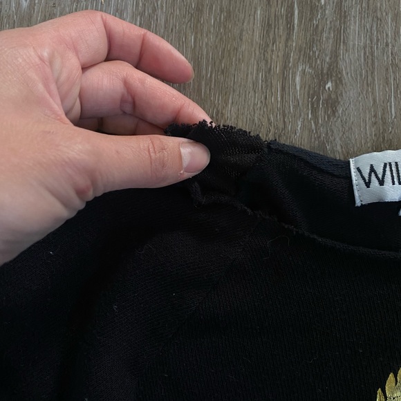 WILDFOX gold logo, long sleeve tee - Picture 8 of 12